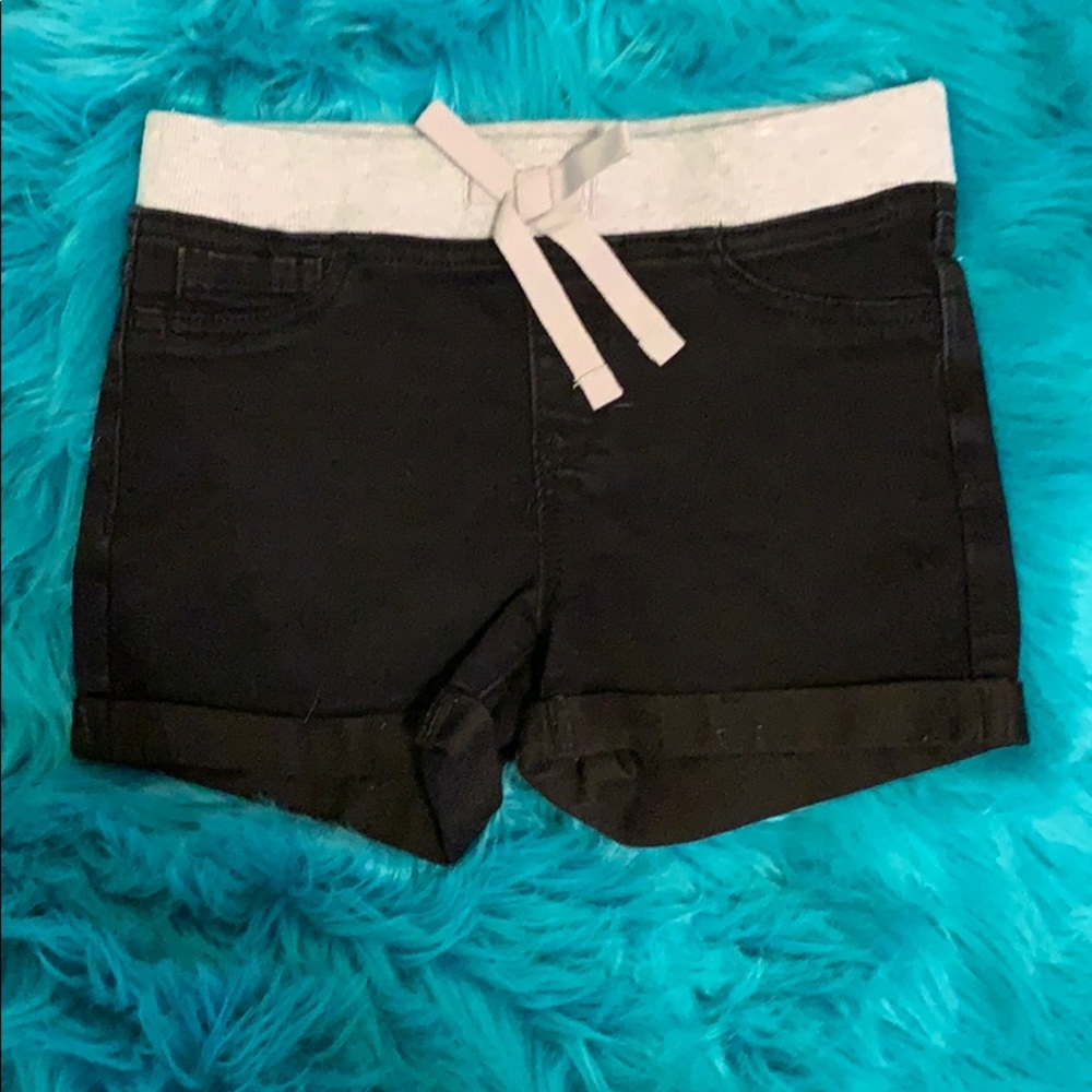 Black Daisy EUC pull stretch pocket short